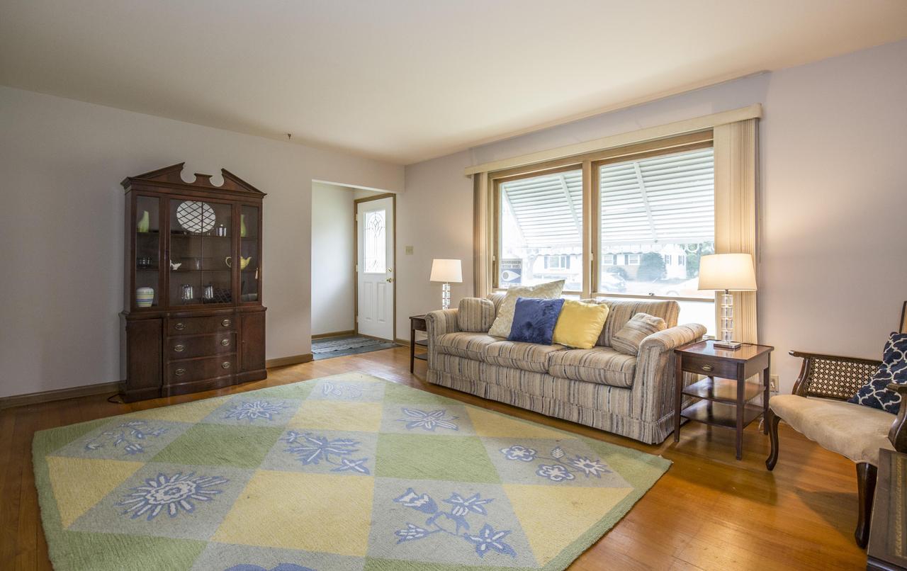 5810 W Fountain Ave, Milwaukee, WI 53223