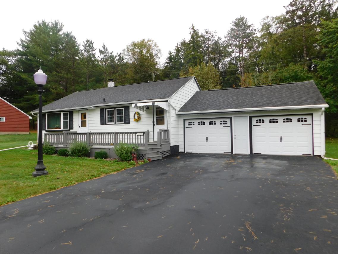 103 Greenbriar Dr., Westby, WI 54667