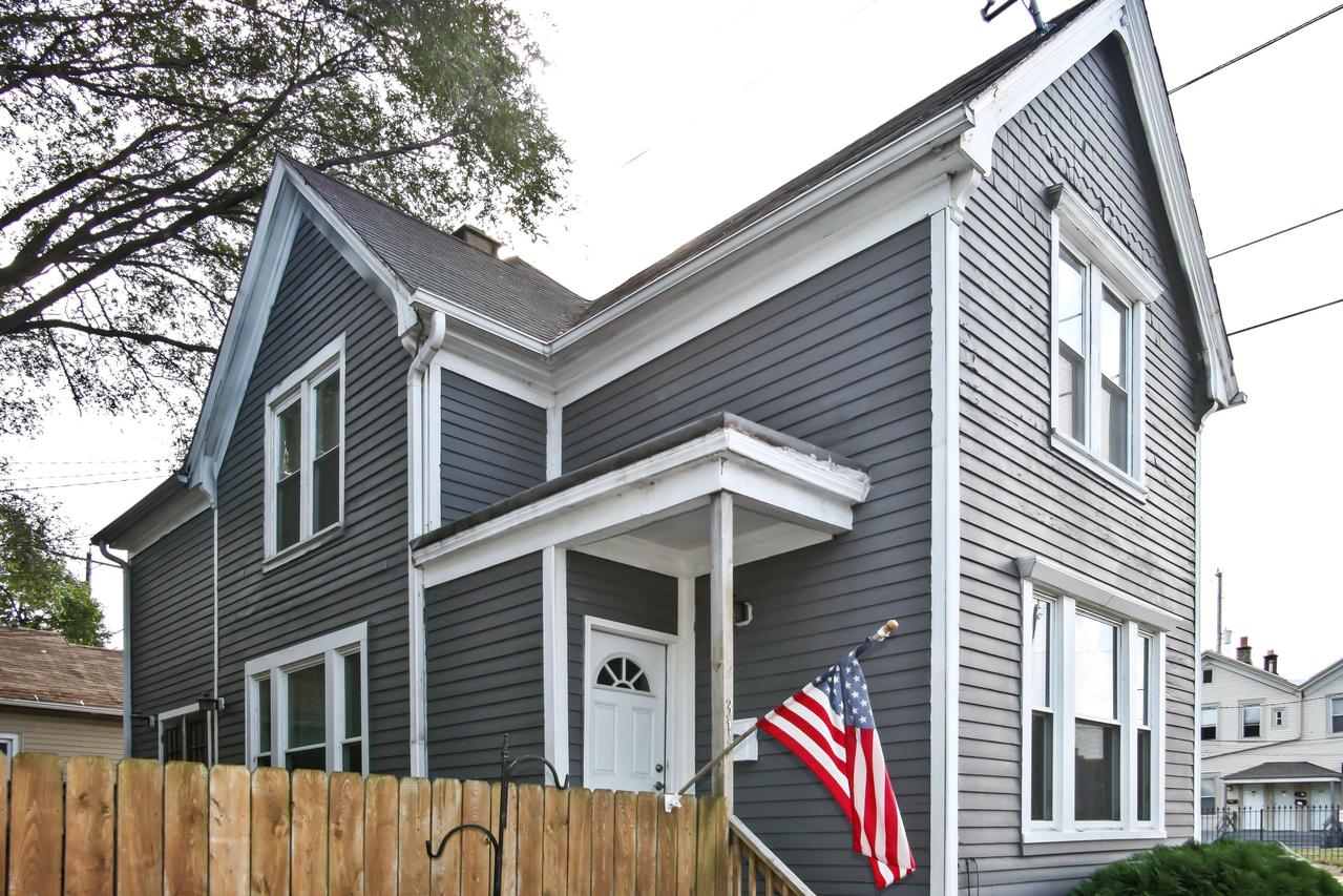 317 W Mitchell St, Milwaukee, WI 53204