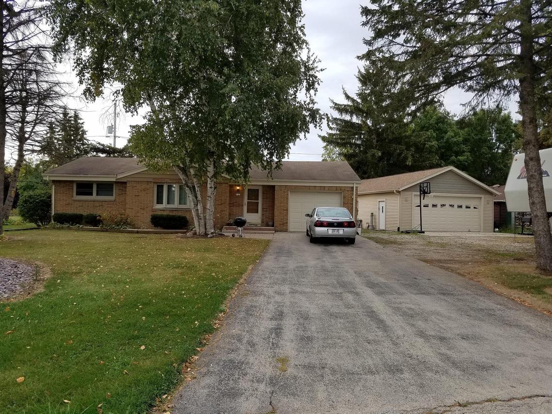 7807 Christy Cir., Caledonia, WI 53126