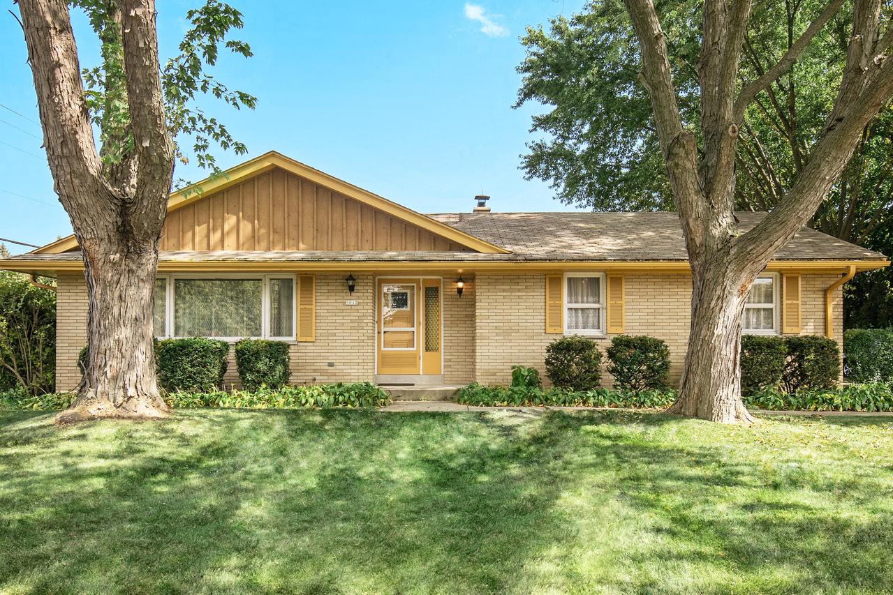 8042 N 50th St, Brown Deer, WI 53223