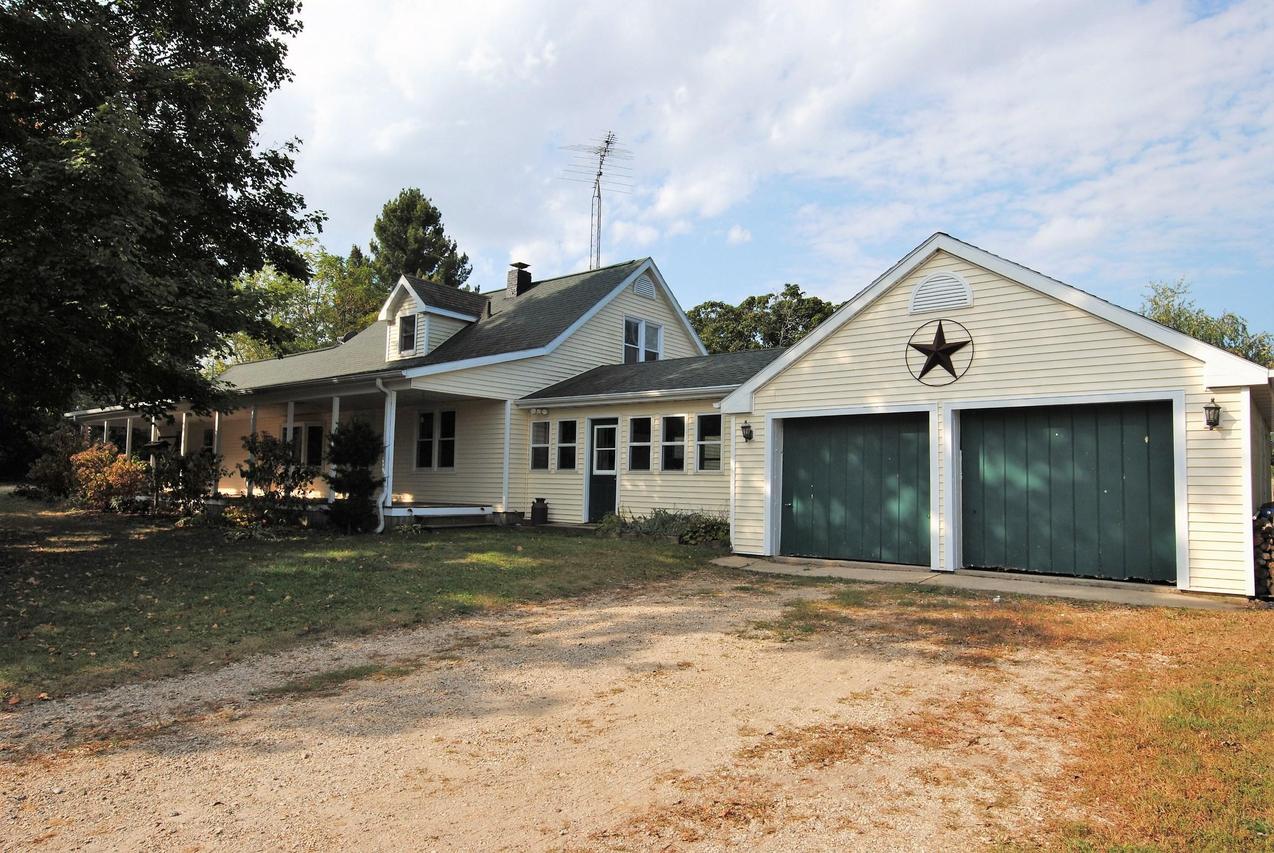 4739 Dam Rd, Delavan, WI 53115