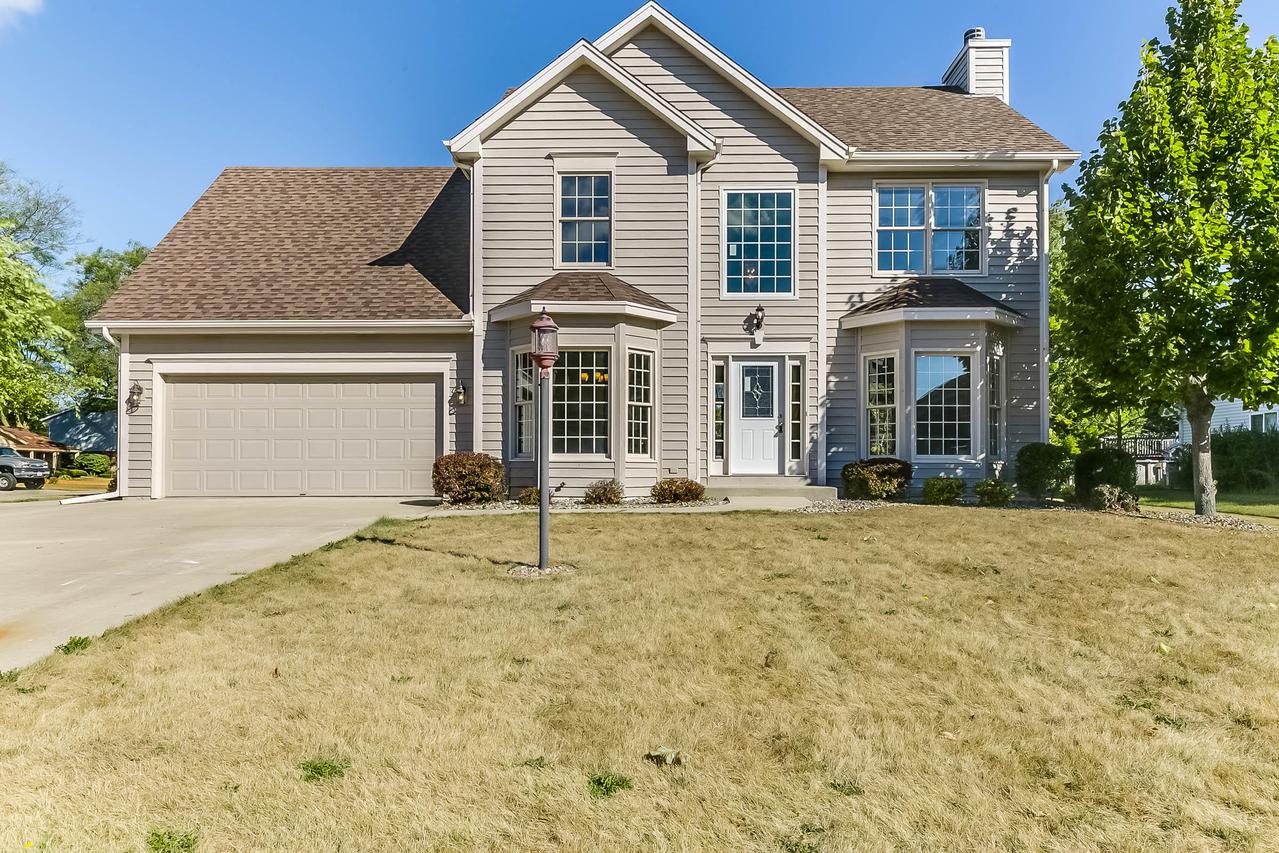 1218 Appaloosa Trl, Caledonia, WI 53402