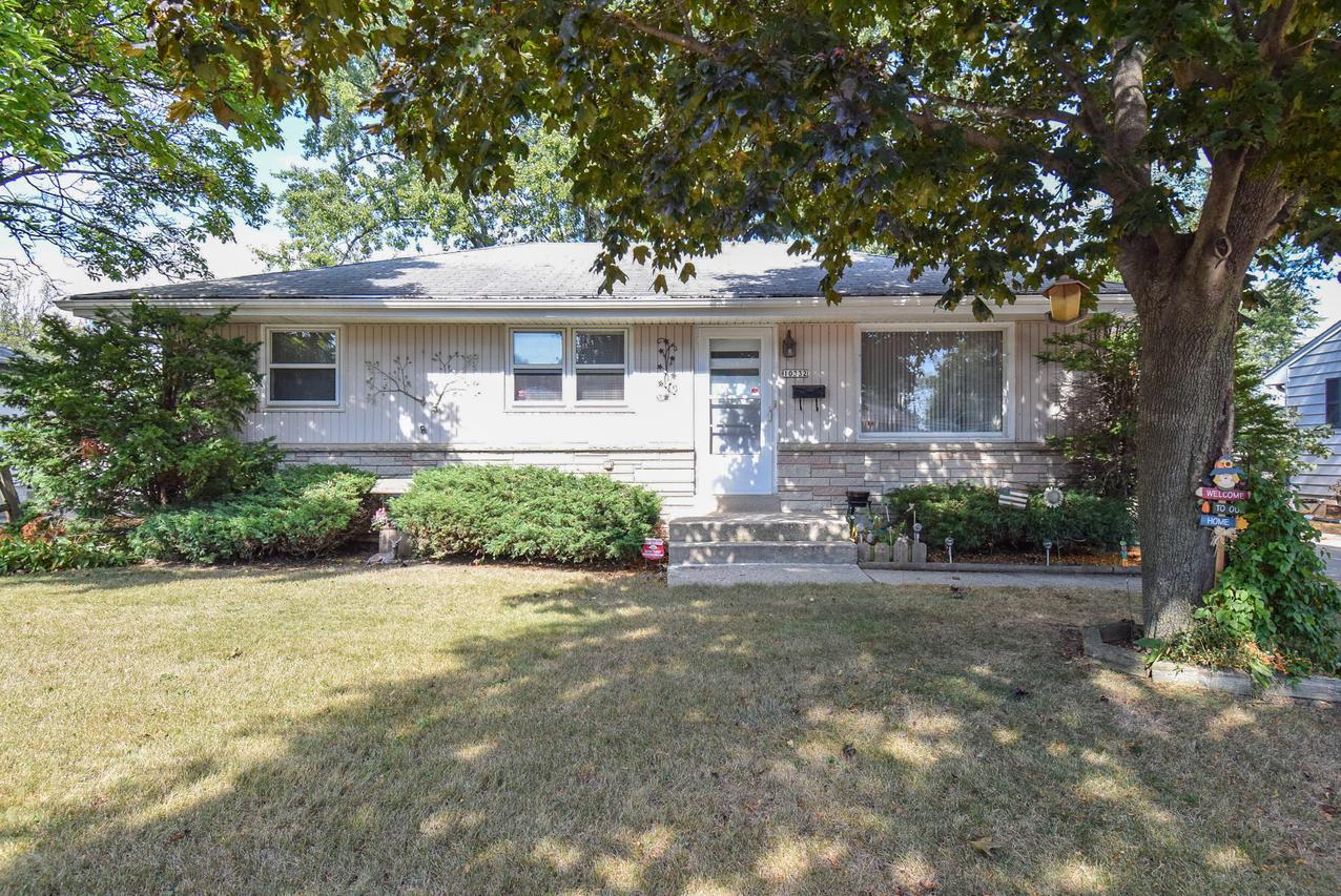 10332 W Cameron Ave, Milwaukee, WI 53225