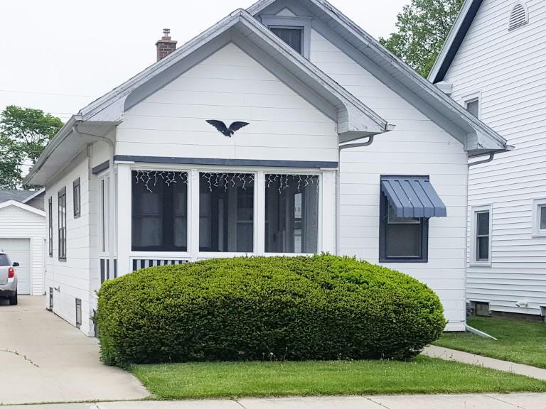 1504 Blaine Ave, Racine, WI 53405