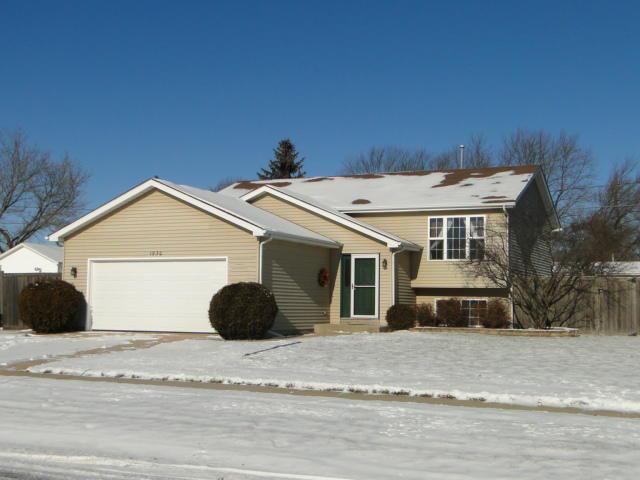 1930 Sunset Dr, Twin Lakes, WI 53181