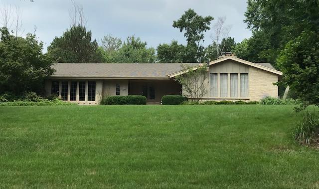 15900 Sky Cliff Dr, Brookfield, WI 53005