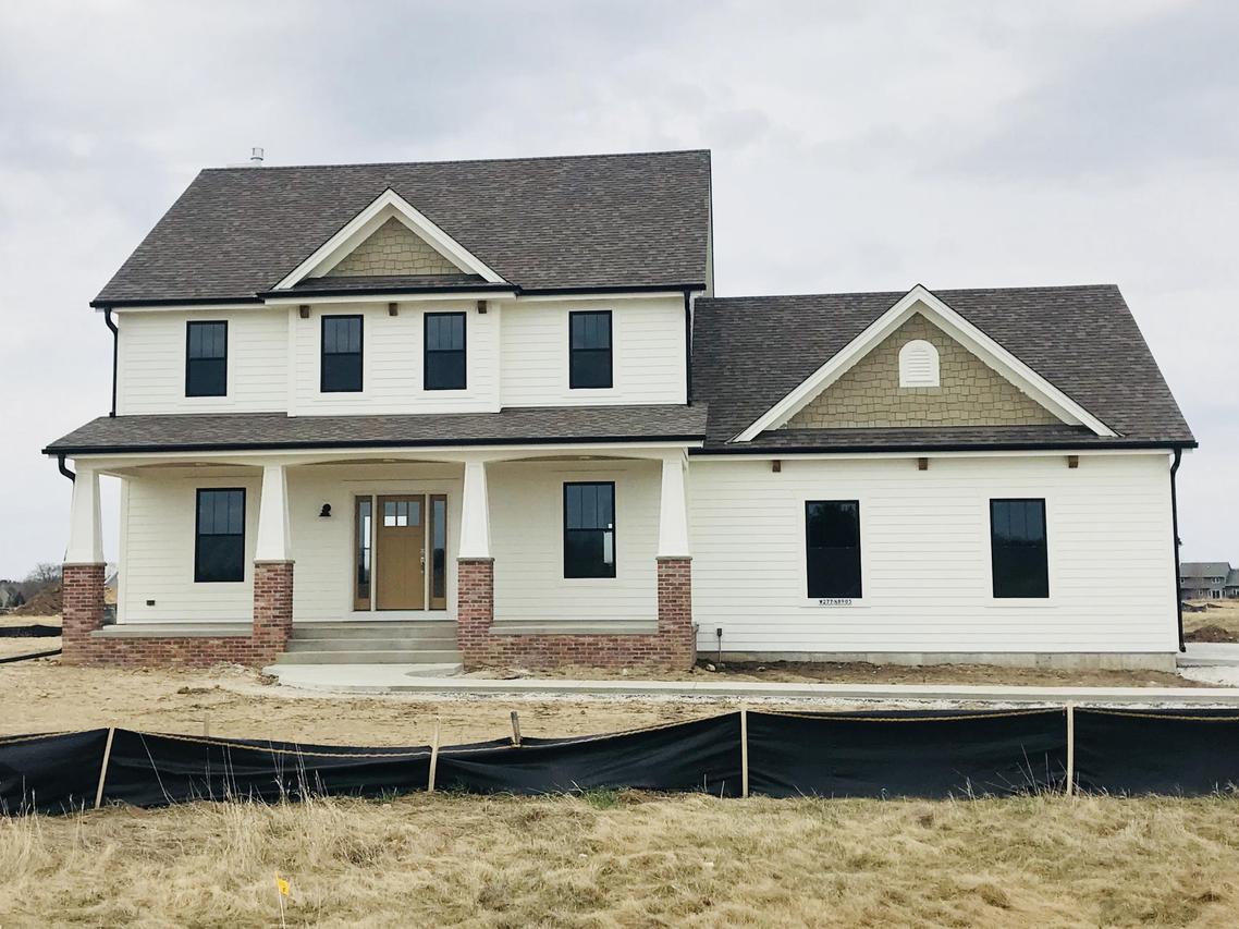 W277N8903 Monarch Ct, Lisbon, WI 53029