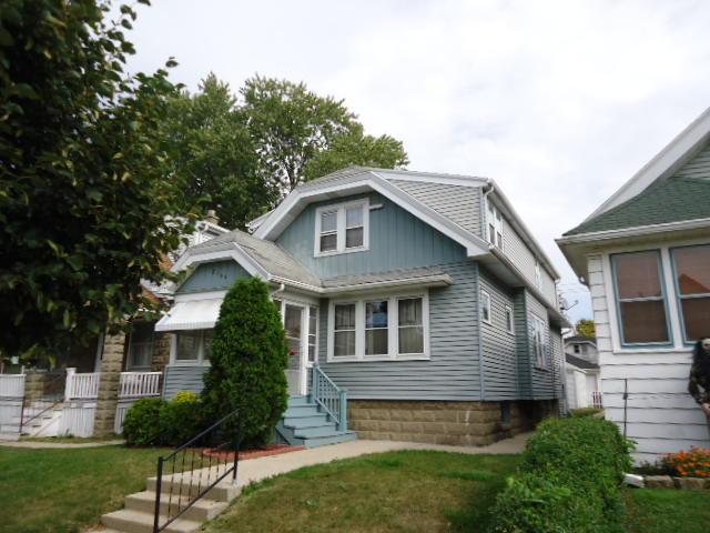 2164 S 69th St, West Allis, WI 53219