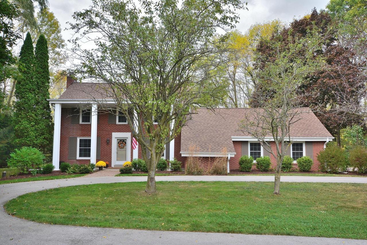 12139 N Lake Shore, Mequon, WI 53092