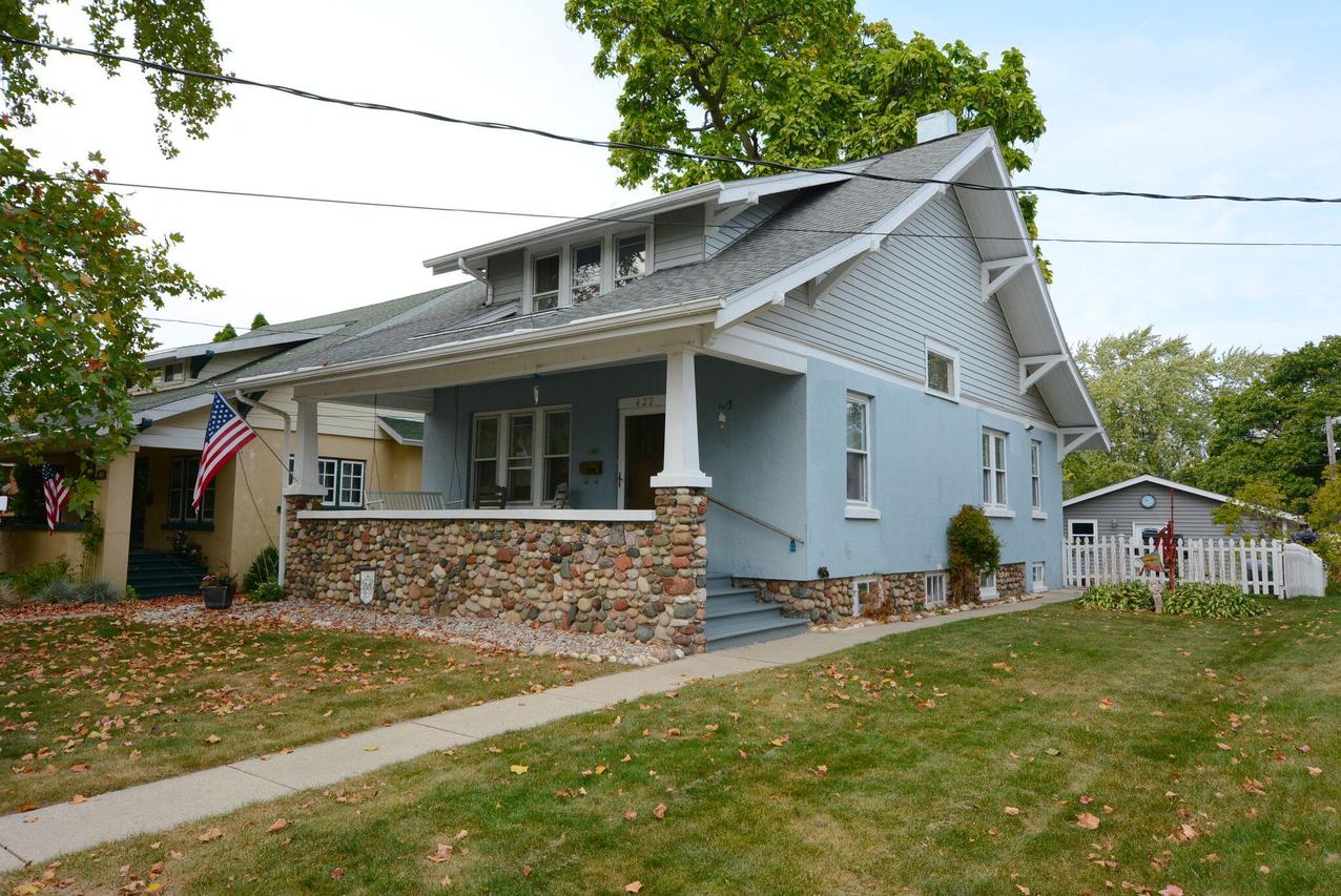 422 Prospect Ave., Waukesha, WI 53188