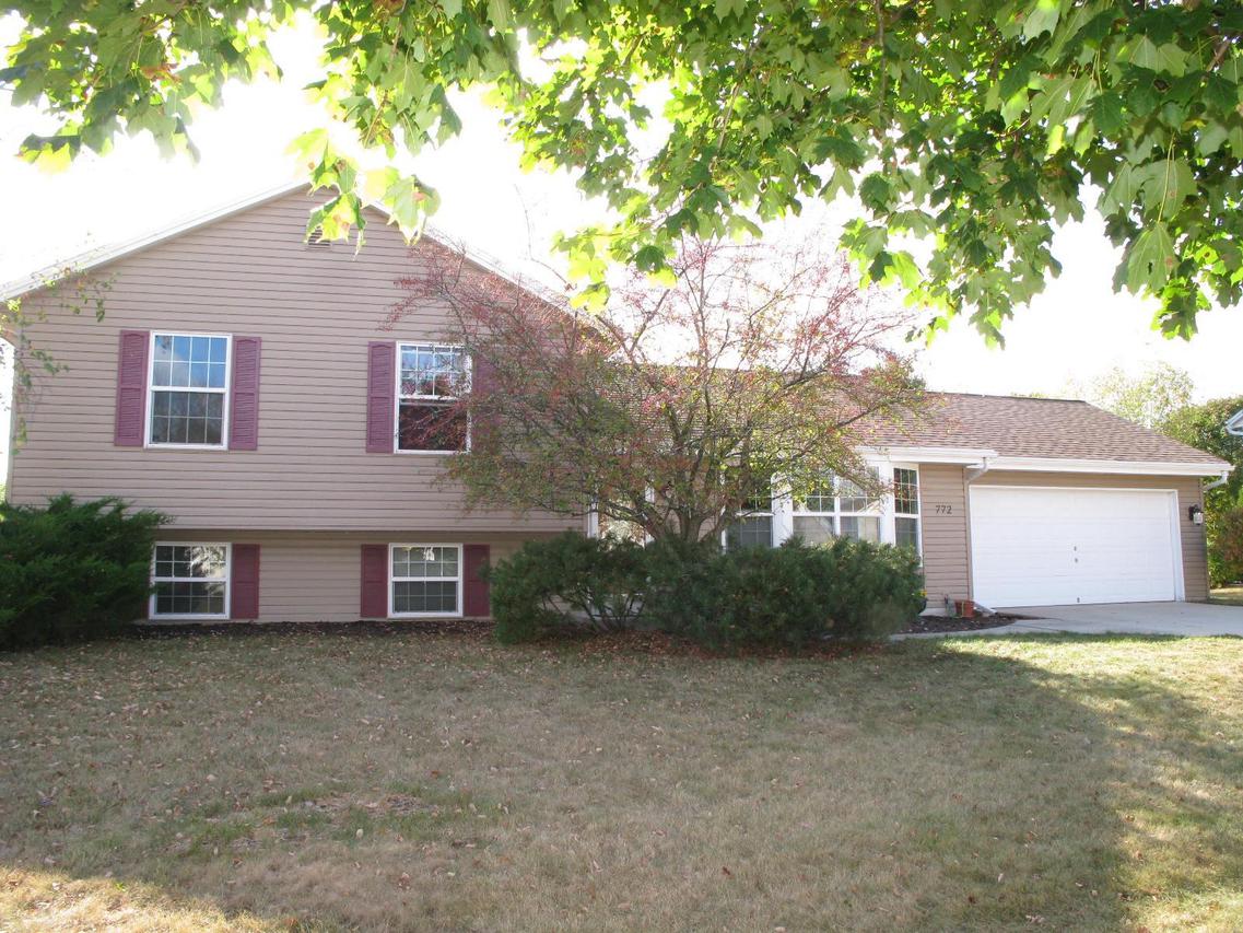 772 Laureate Dr., Pewaukee, WI 53072