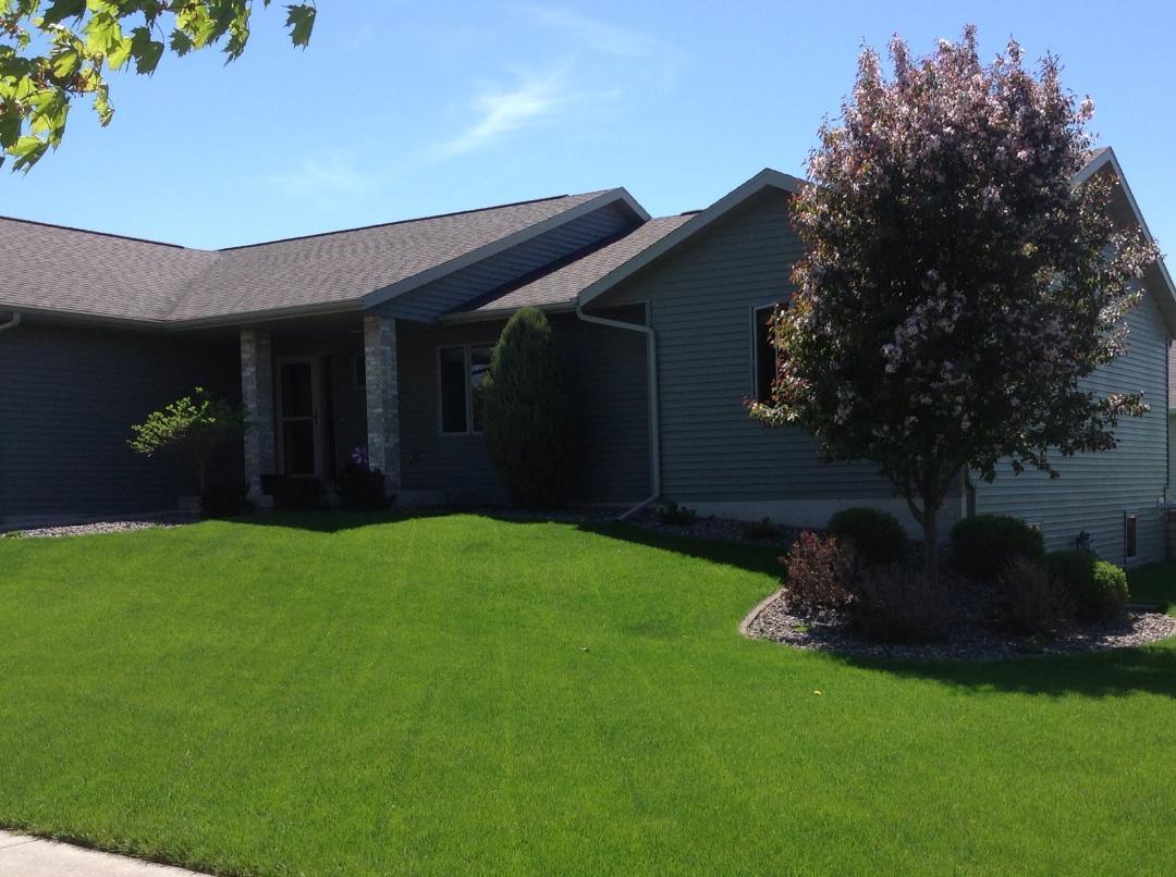 1000 Pioneer Dr, Holmen, WI 54636