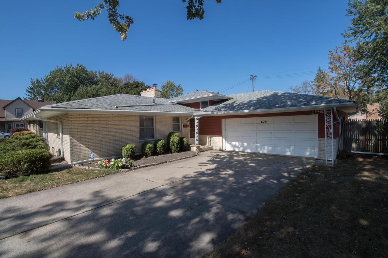 620 North St, Racine, WI 53402