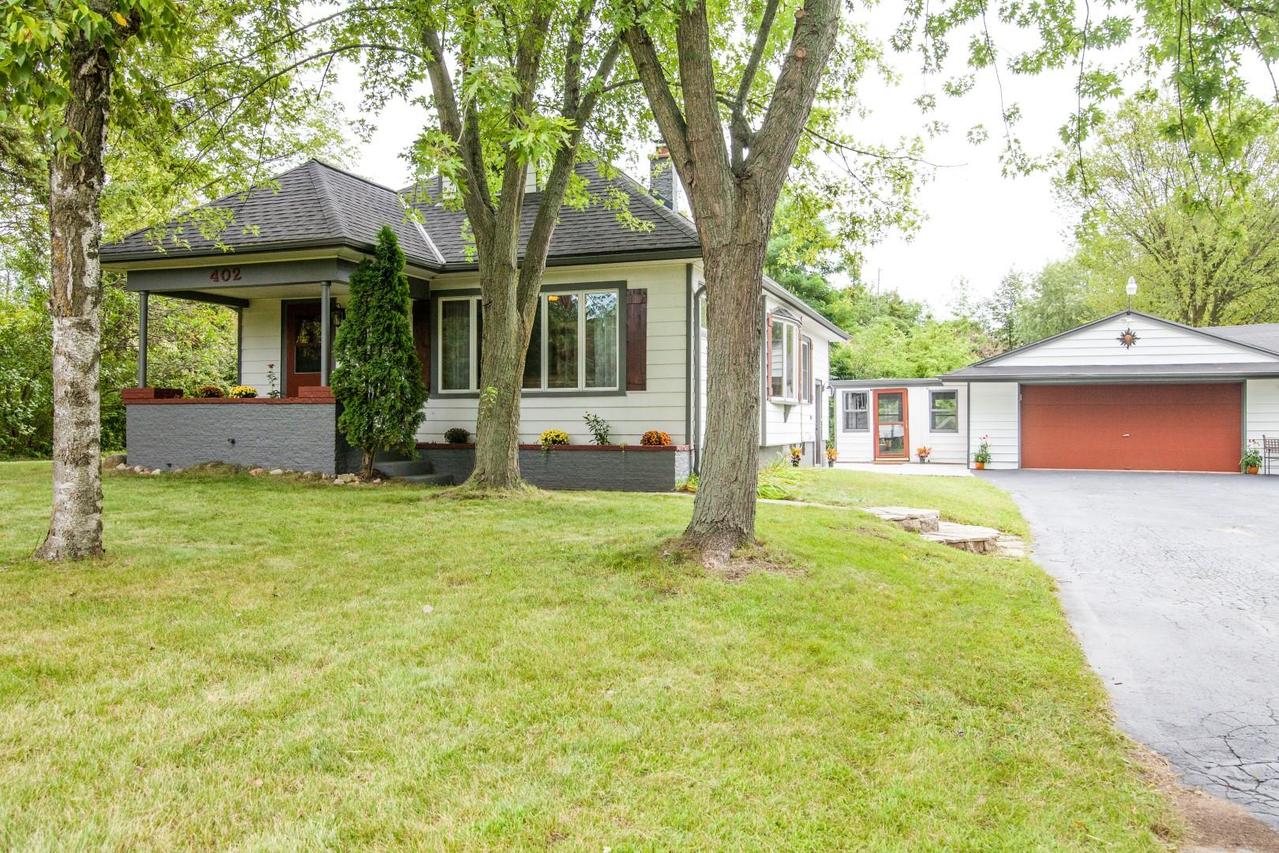 420 N Kettle Moraine Dr, Slinger, WI 53086