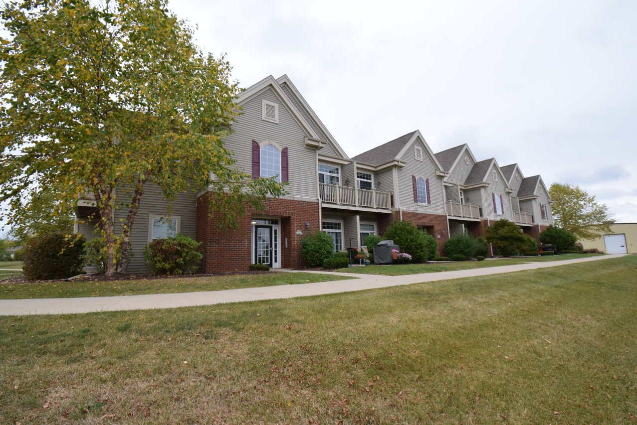 W206N16616 Blackberry Cir, Jackson, WI 53037