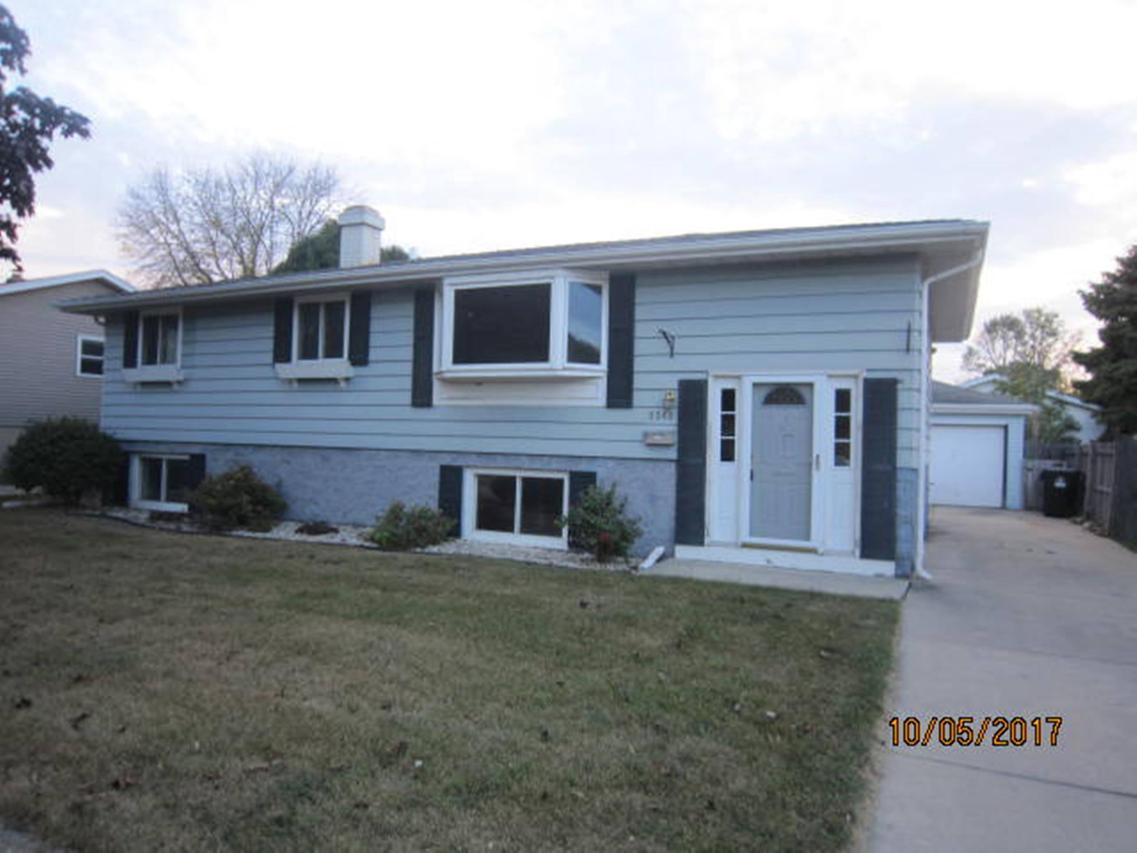 3340 Saint Clair St, Racine, WI 53402