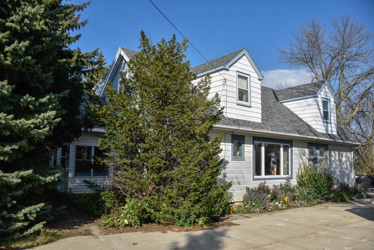 4820 S Sunnyslope Rd., New Berlin, WI 53151