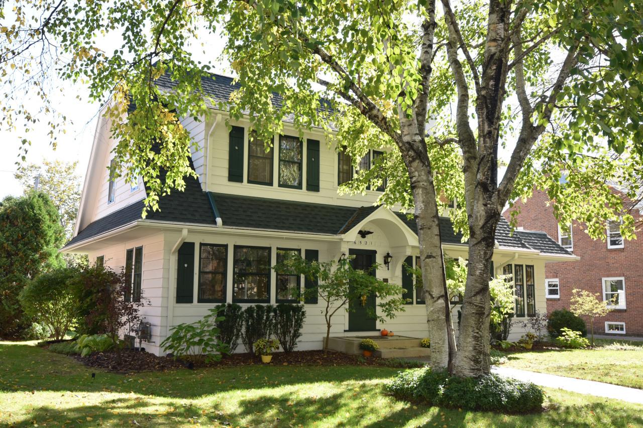 6521 Washington Cir, Wauwatosa, WI 53213