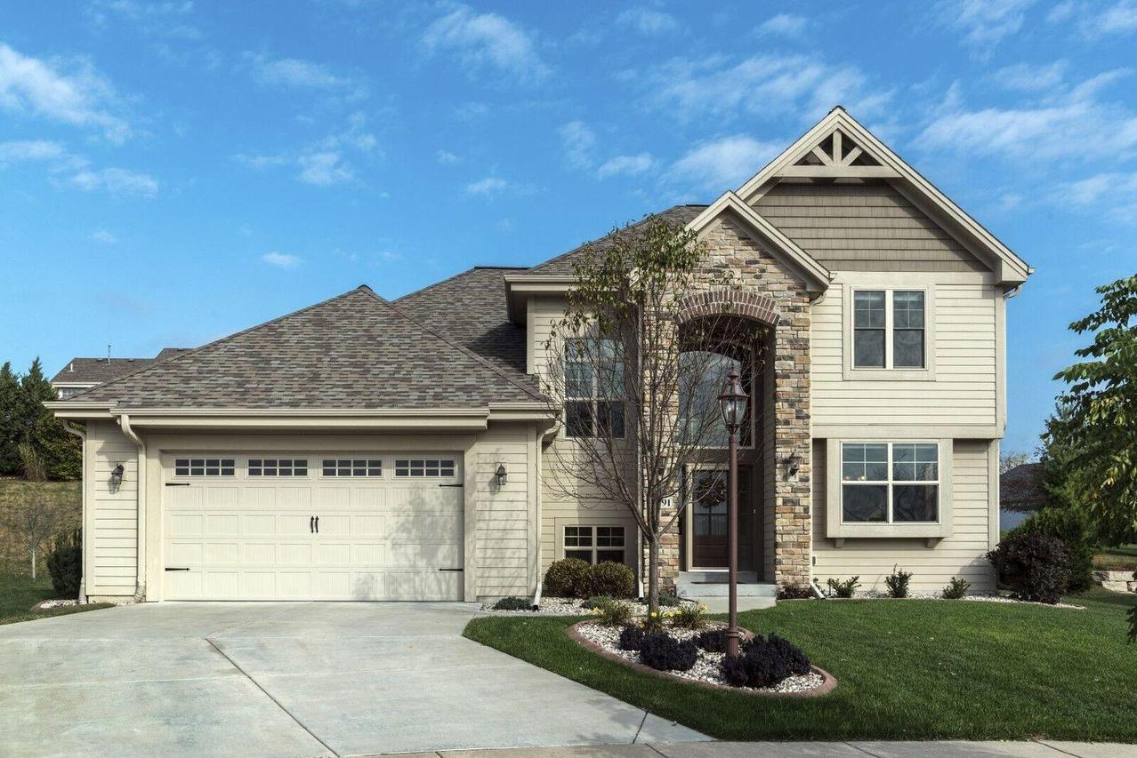 1691 Deer Trl, Waukesha, WI 53189