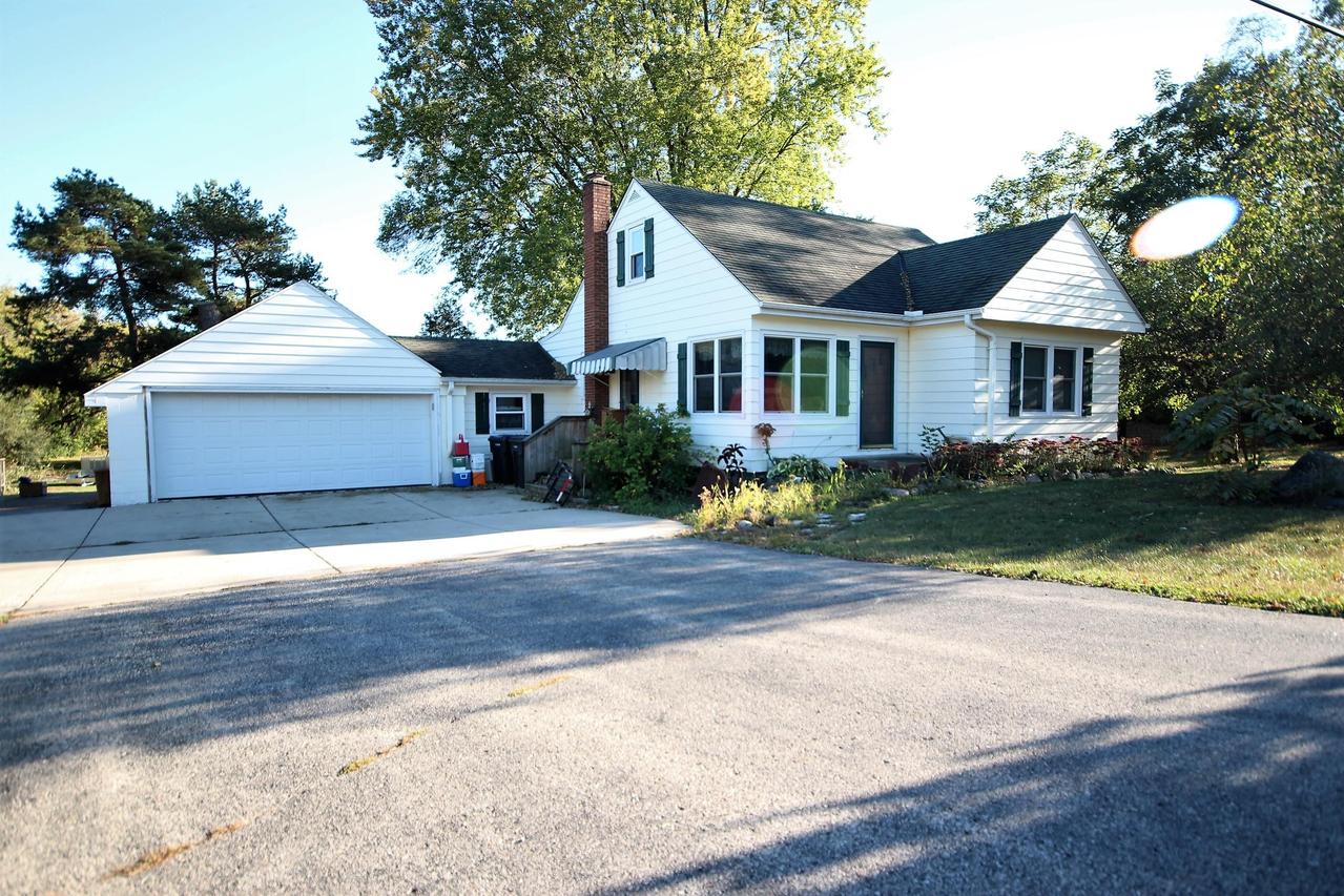 S69W22905 National Ave, Vernon, WI 53103