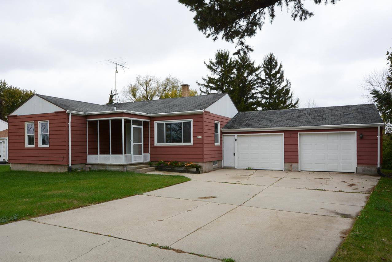 W1360 Marietta Ave, Ixonia, WI 53036