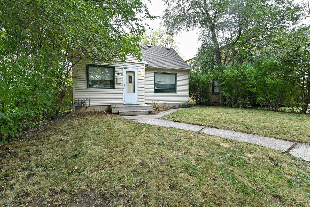 5238 N 49th St, Milwaukee, WI 53218