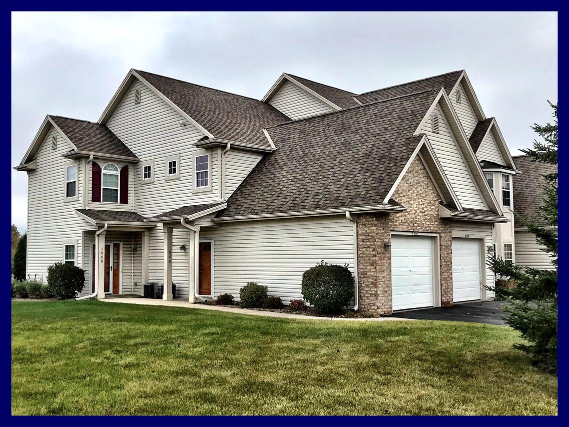 1808 American Eagle Dr, Slinger, WI 53086
