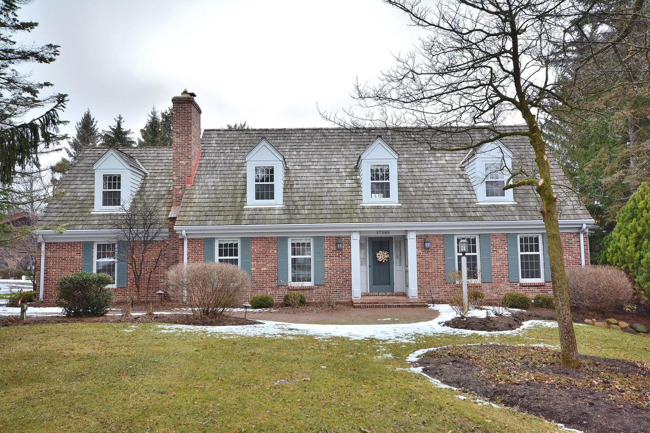 17280 Morningview Ct, Brookfield, WI 53045