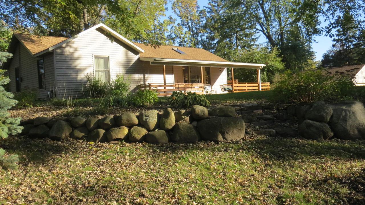 8641 Hilltop Dr, Burlington, WI 53105