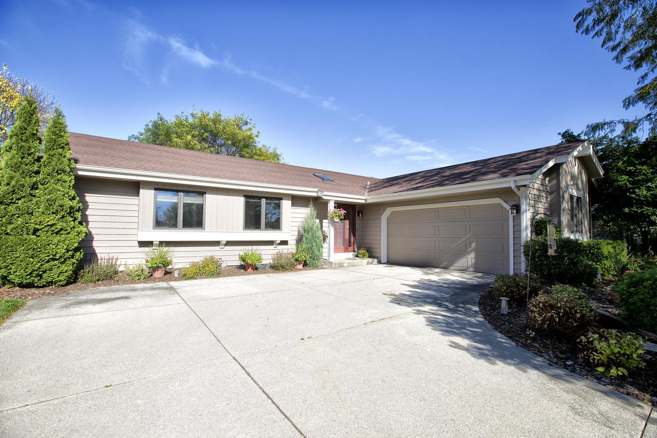 16260 W Mayflower Dr., New Berlin, WI 53151