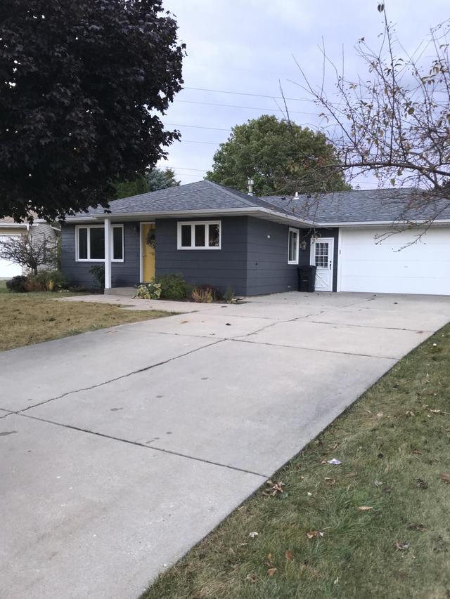 6829 56th Ct, Kenosha, WI 53142