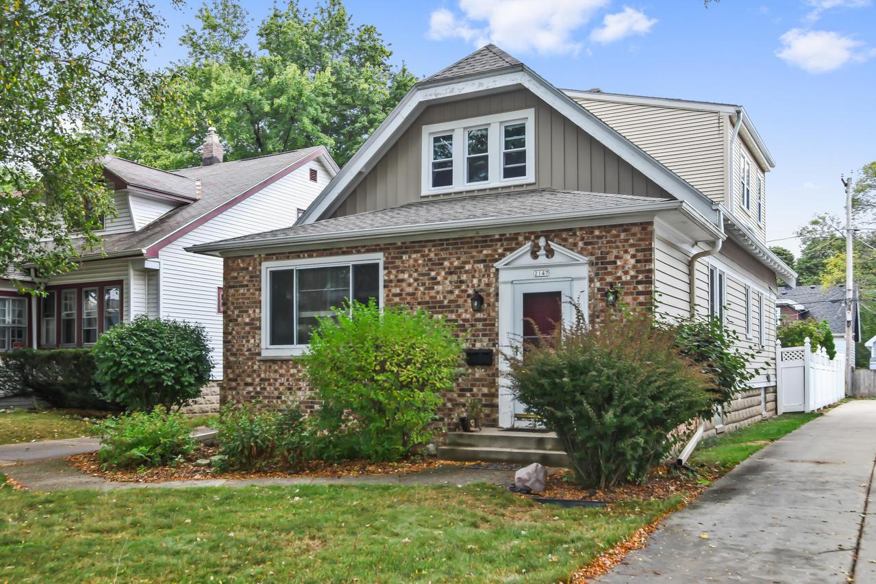 2147 N 71st St., Wauwatosa, WI 53213
