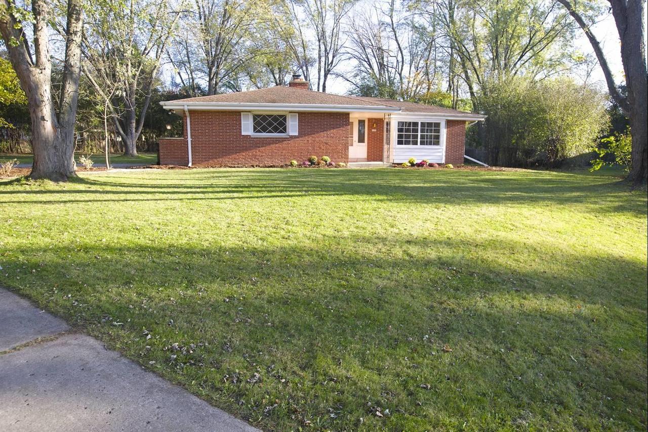 9306 N 52nd St, Brown Deer, WI 53223