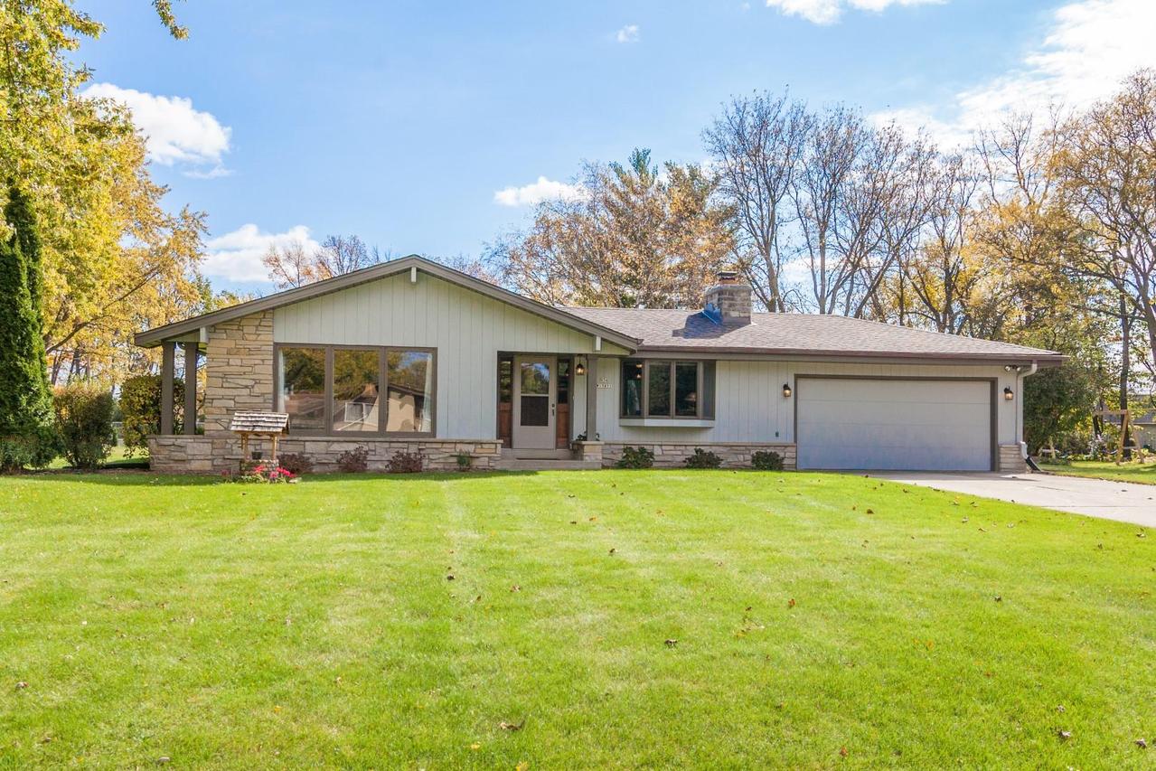 N54W15851 Larkspur Ln., Menomonee Falls, WI 53051
