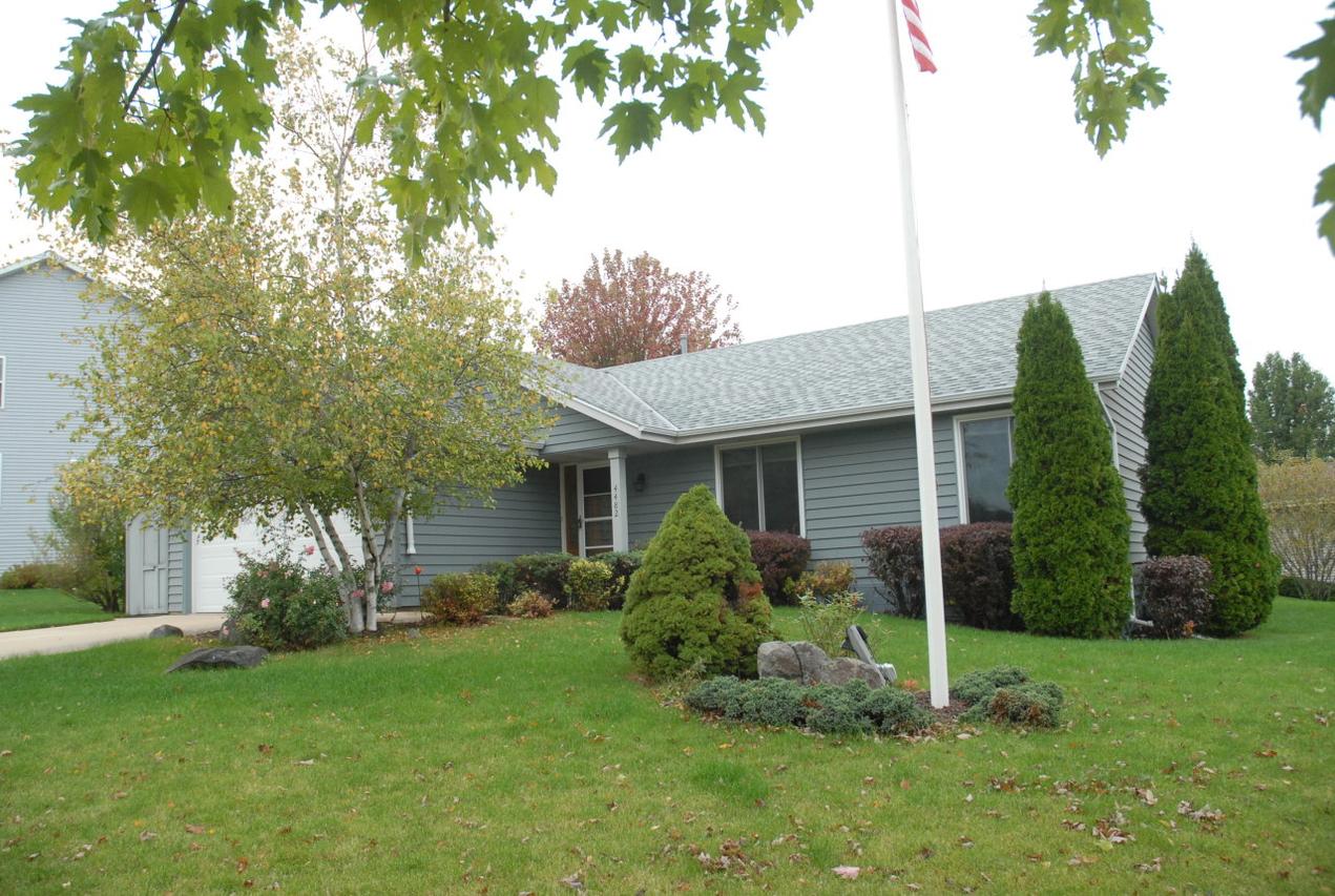 4482 W Martinton Ct, Franklin, WI 53132