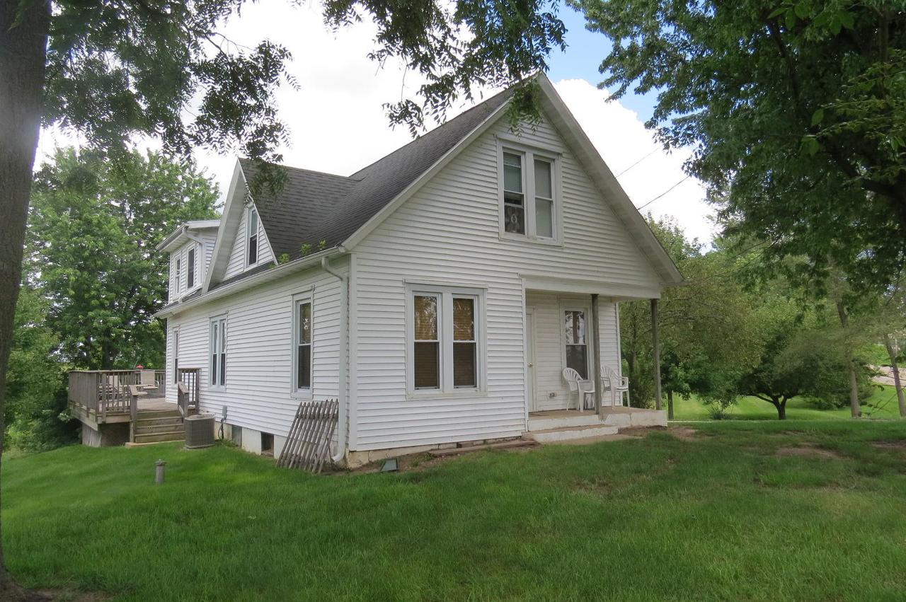 860 W Main St, Twin Lakes, WI 53181