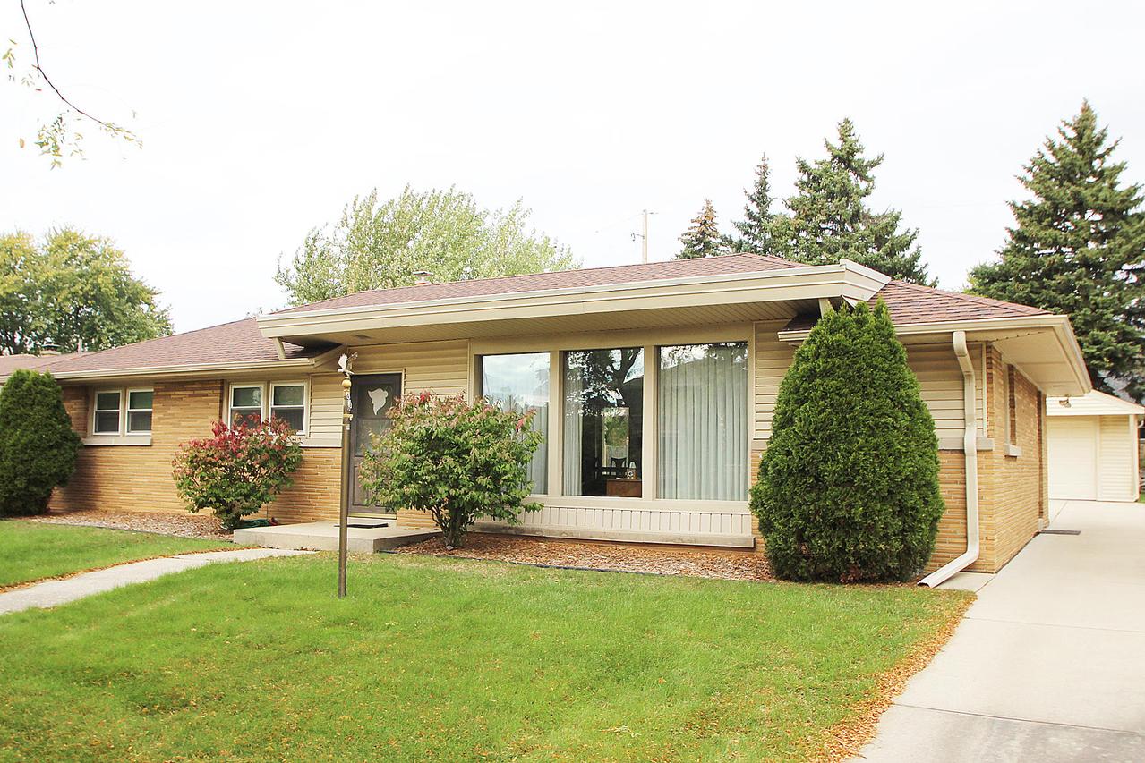 7252 W Bennett Ave, West Allis, WI 53219
