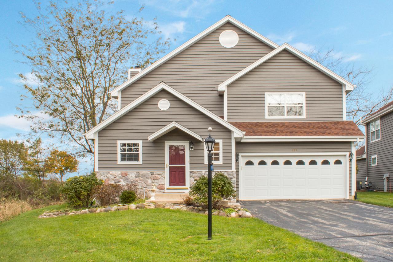 690 Valley View Ct., Geneva, WI 53147