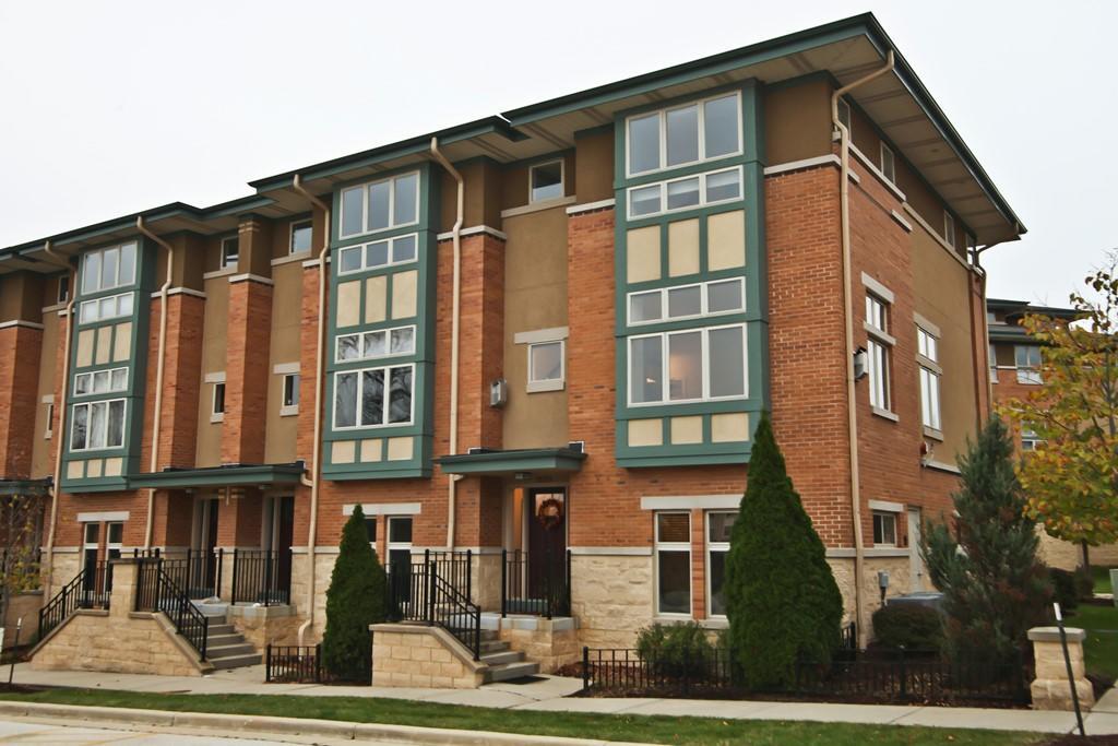 15251 W Library Ln., New Berlin, WI 53151