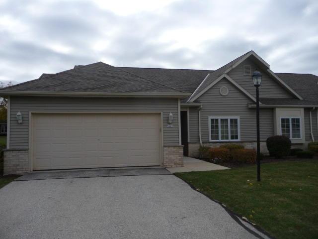 5325 S Butterfield Way, Greenfield, WI 53221