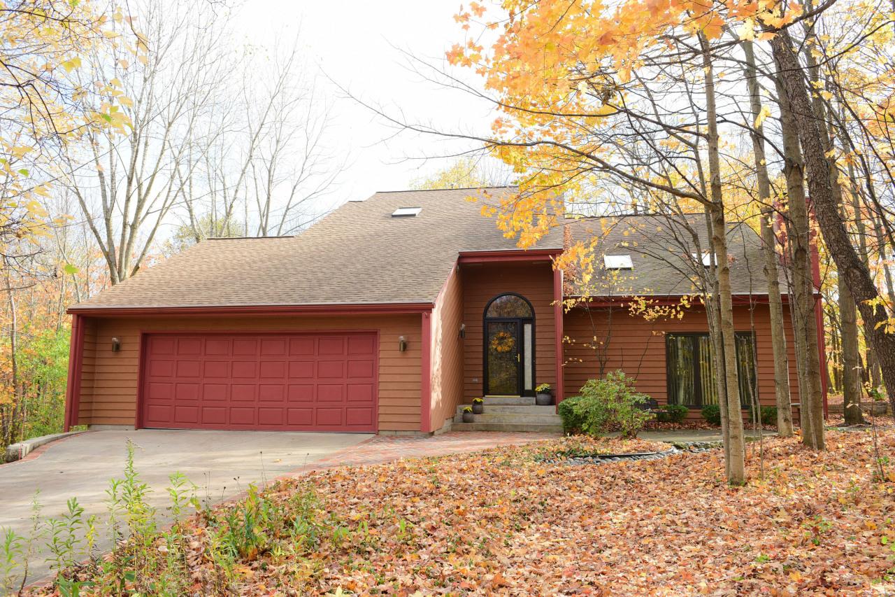 W236S7610 High Point Ct., Vernon, WI 53103