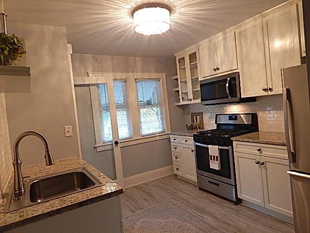 263 N 110th Pl, Wauwatosa, WI 53226