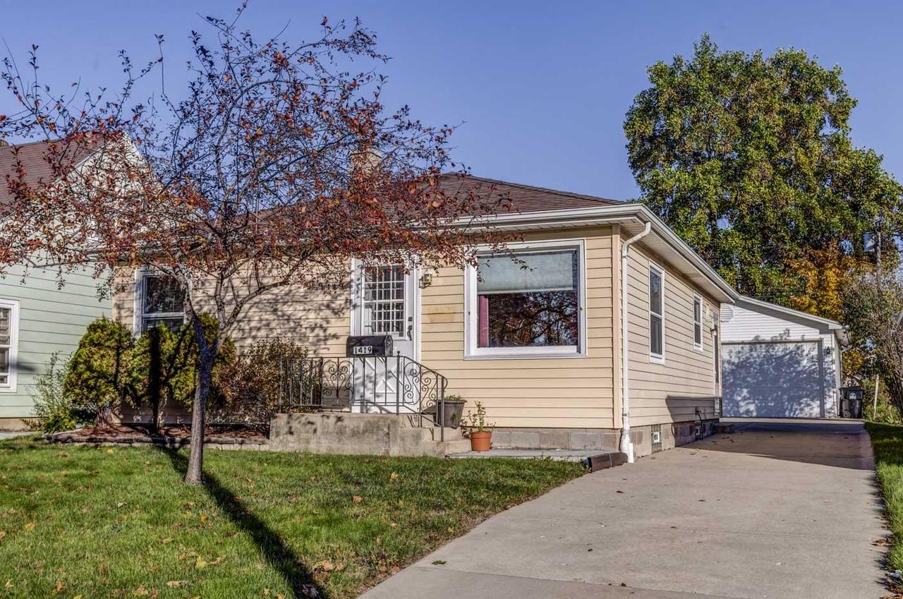 1419 Orchard St, Racine, WI 53405