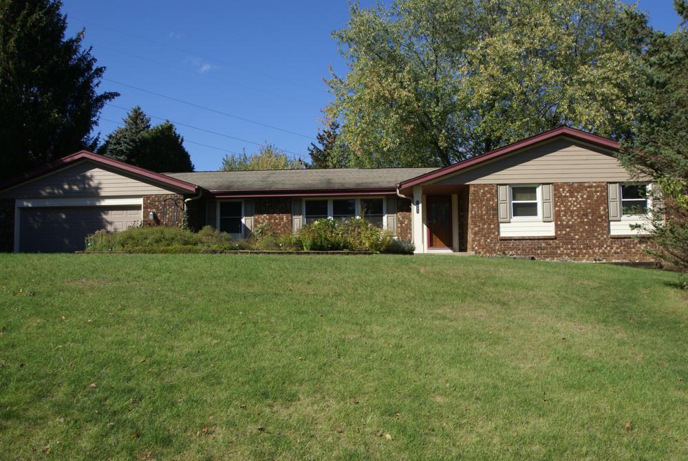 5695 S Aberdeen Dr., New Berlin, WI 53146