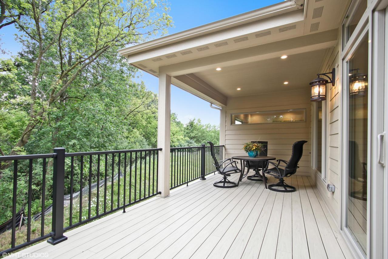 W127N7836 Riverview Ln, Menomonee Falls, WI 53051