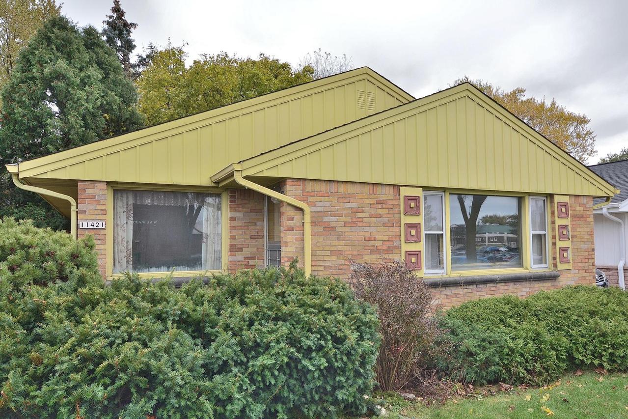 11421 W Center St., Wauwatosa, WI 53222