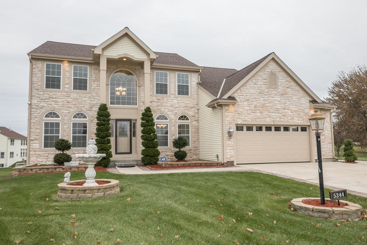 5244 W Preserve Ct, Franklin, WI 53132