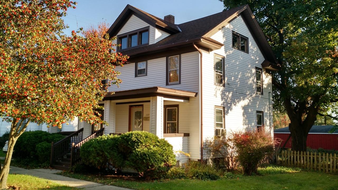 109 W Rockwell St, Elkhorn, WI 53121