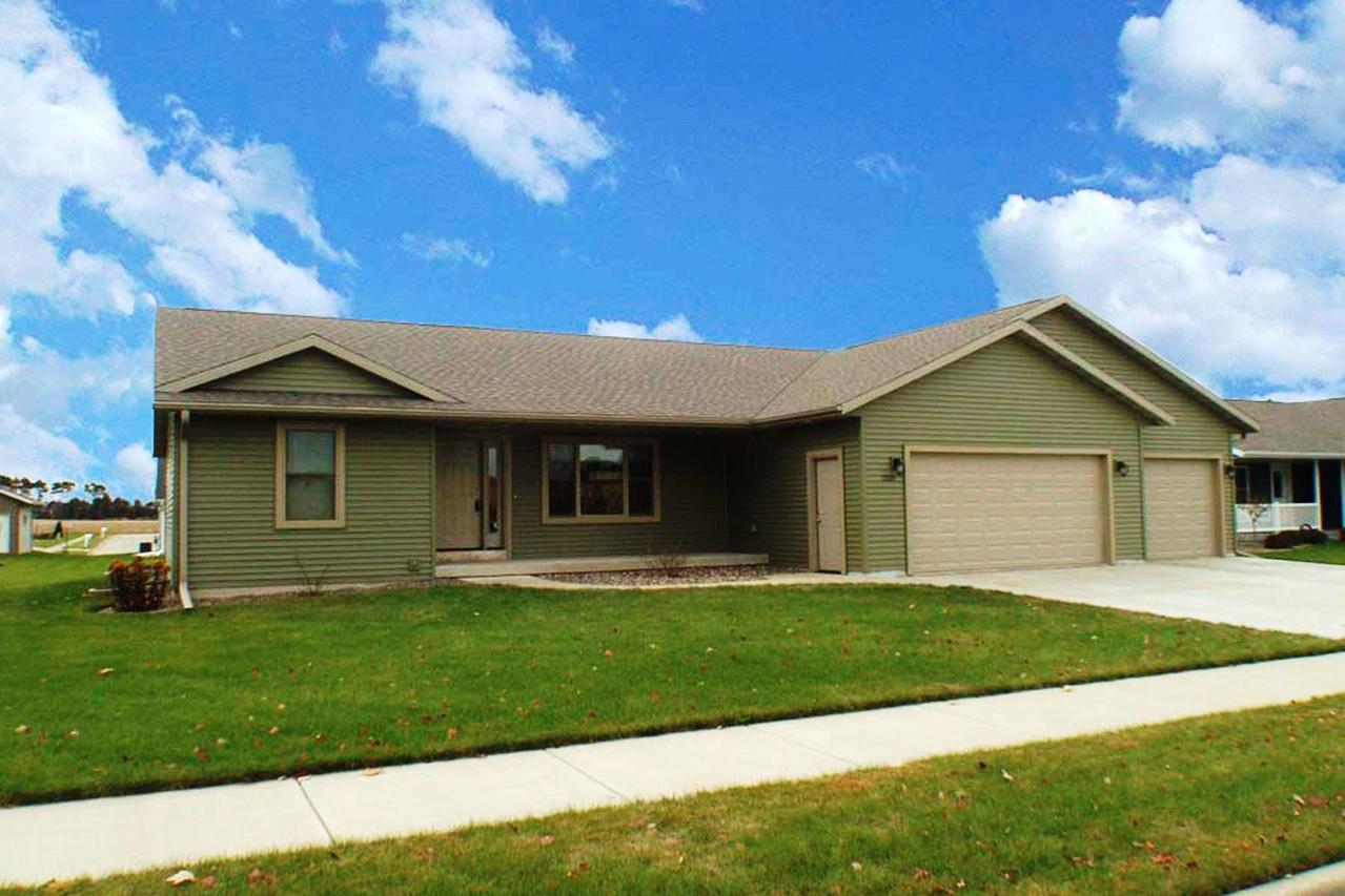 1200 Newport Ln, Holmen, WI 54636